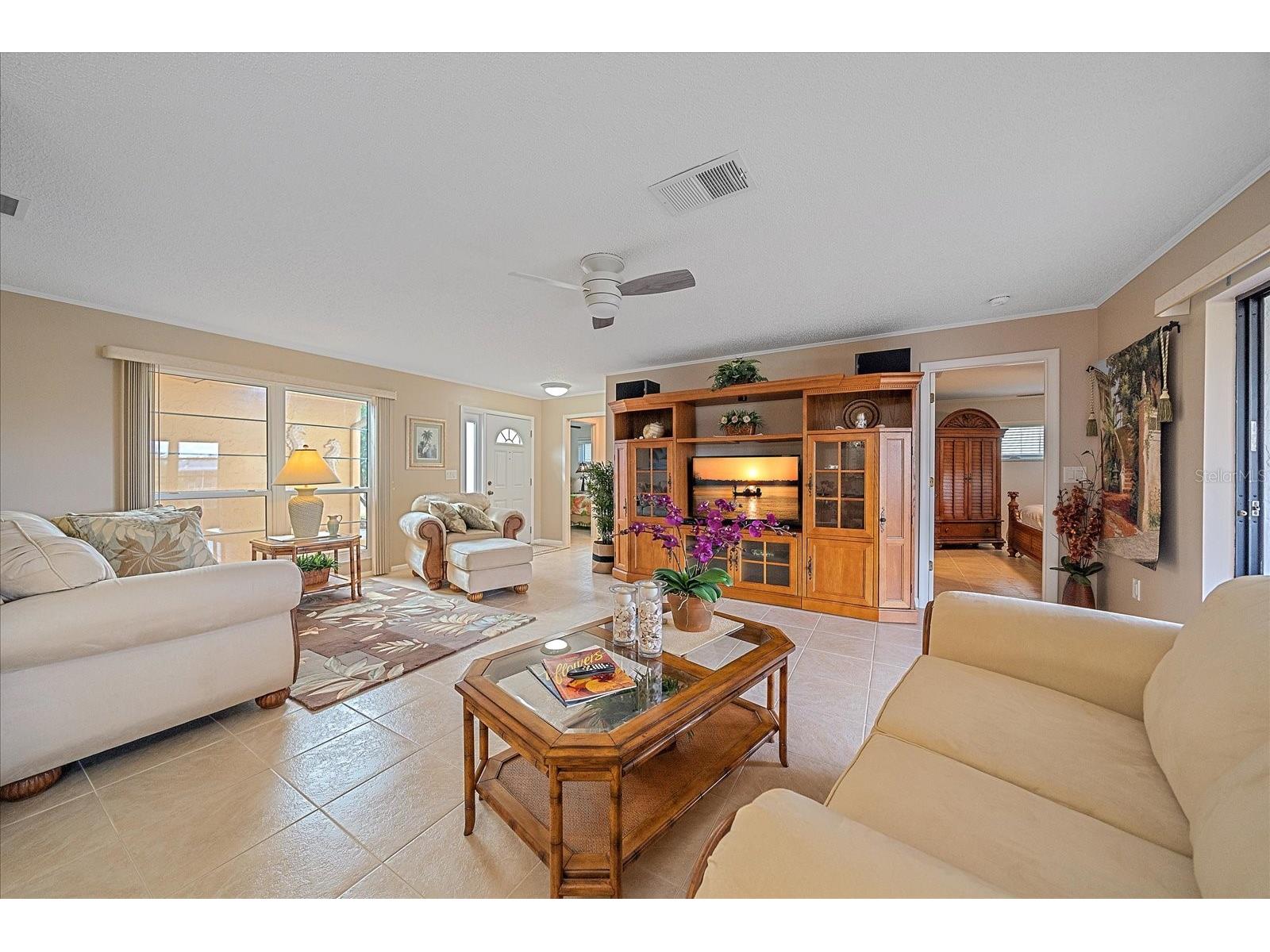 3135 Glen Elyn Boulevard #13 Sarasota FL 34237 A4683215 image7