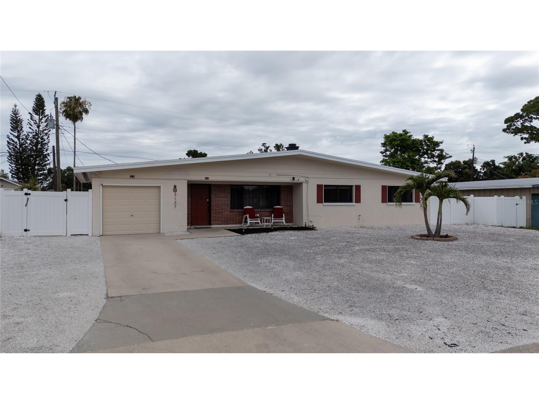 3137 Bay Street Sarasota FL 34237 A4696080 image1