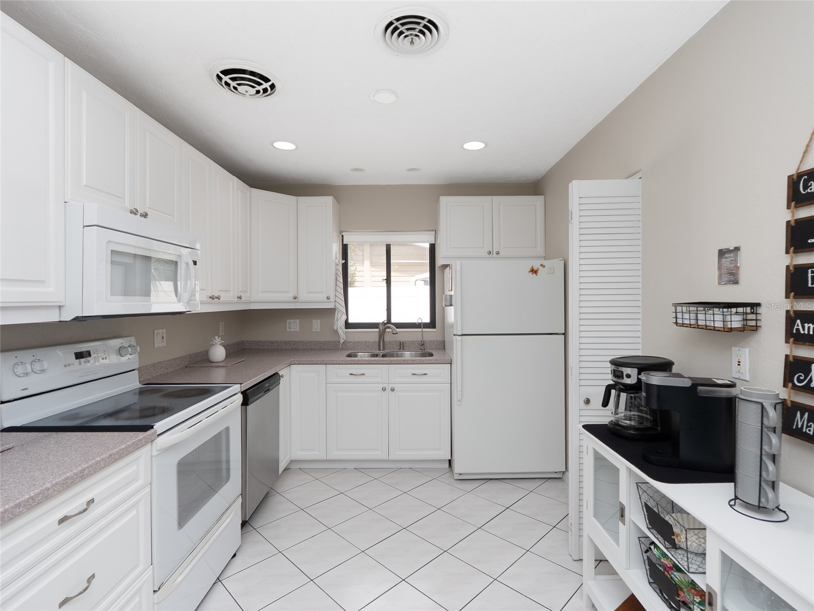 3137 Bay Street Sarasota FL 34237 A4696080 image11
