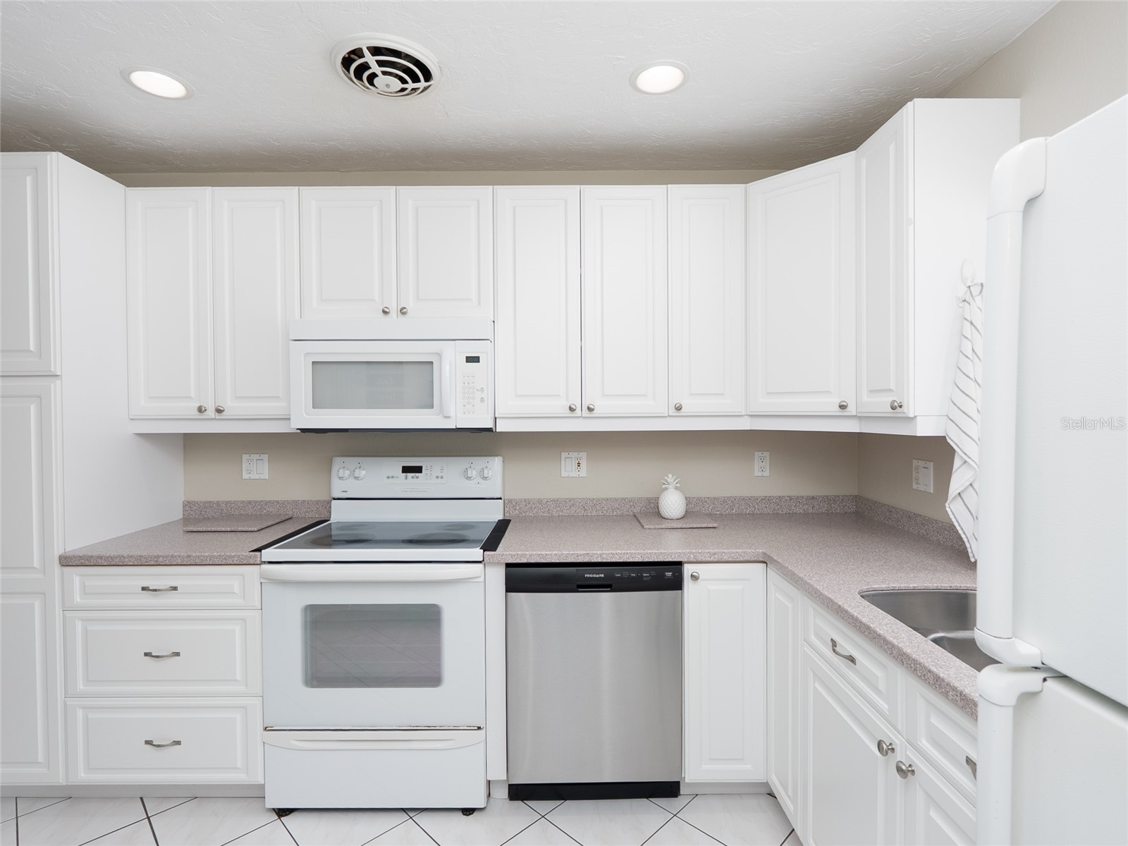 3137 Bay Street Sarasota FL 34237 A4696080 image13