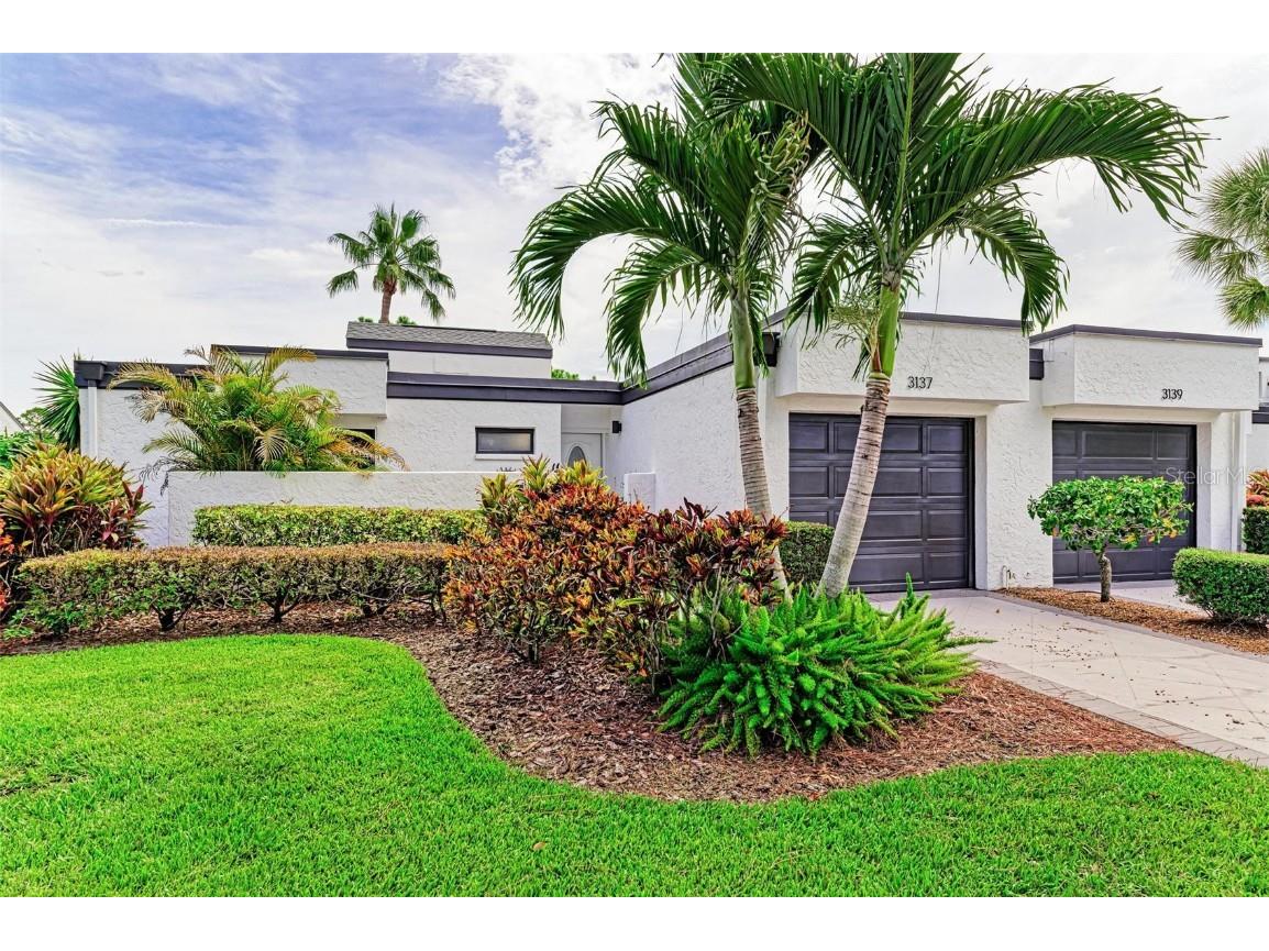 3137 Heatherwood Lane Sarasota FL 34235 A4576667 image1