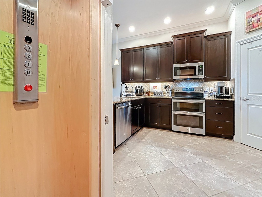 3138 Nautical Place S Saint Petersburg FL 33712 TB8390354 image25