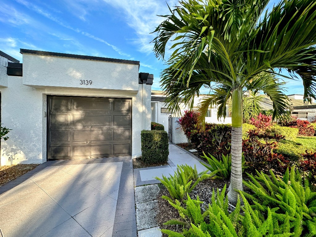 3139 Heatherwood Lane Sarasota FL 34235 T3489808 image1