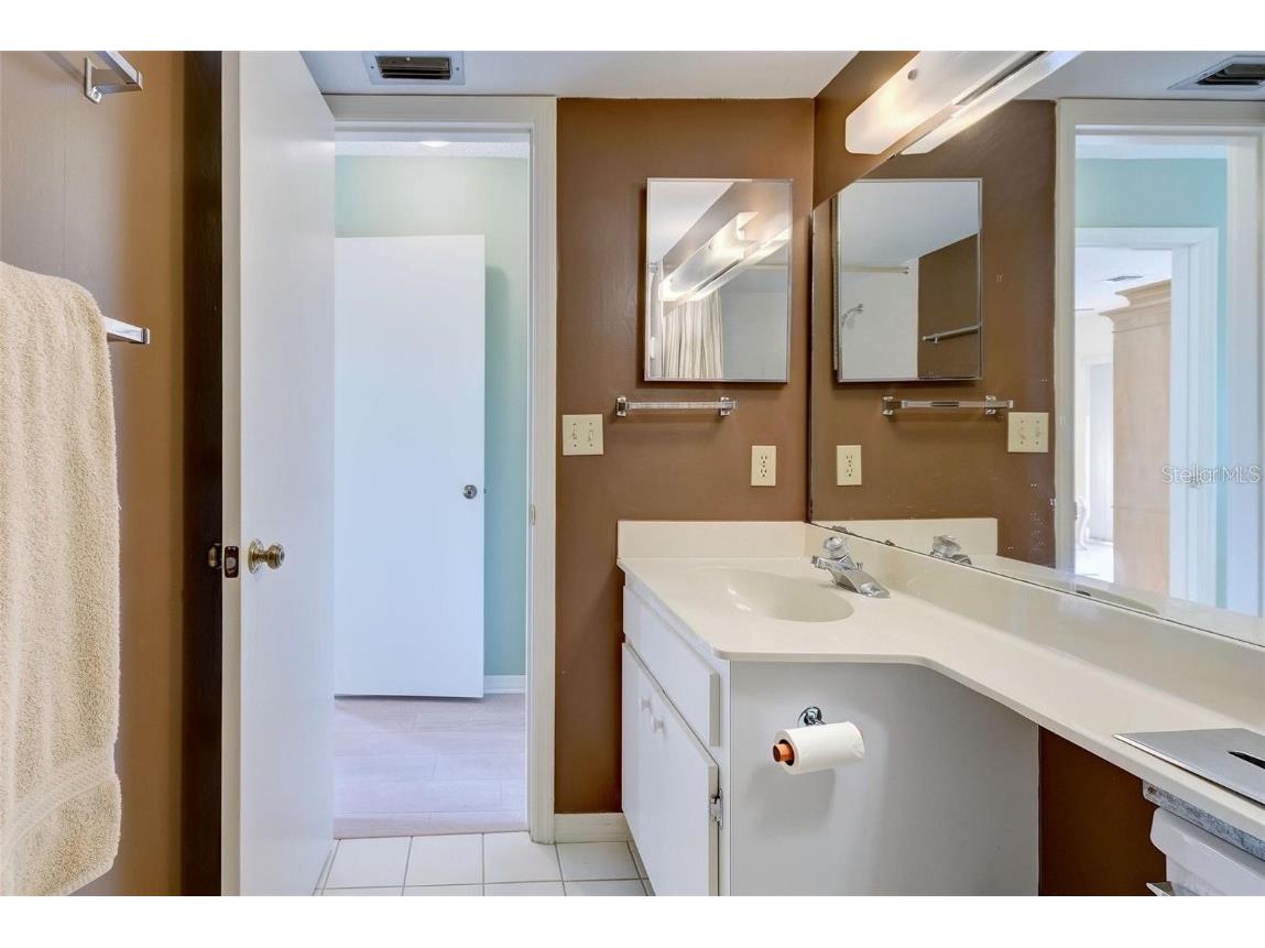 314 Cerromar Way N #16 Venice FL 34293 C7517003 image26