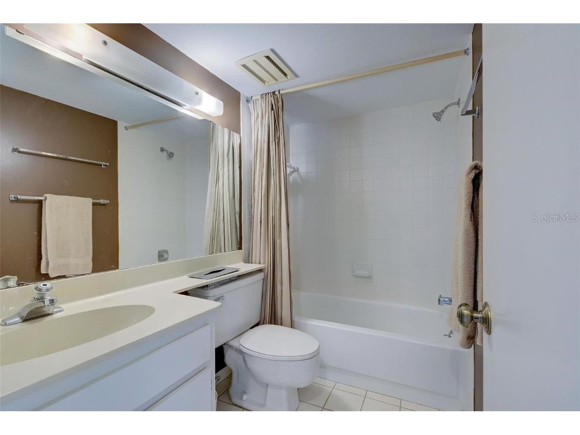 314 Cerromar Way N #16 Venice FL 34293 C7517003 image27