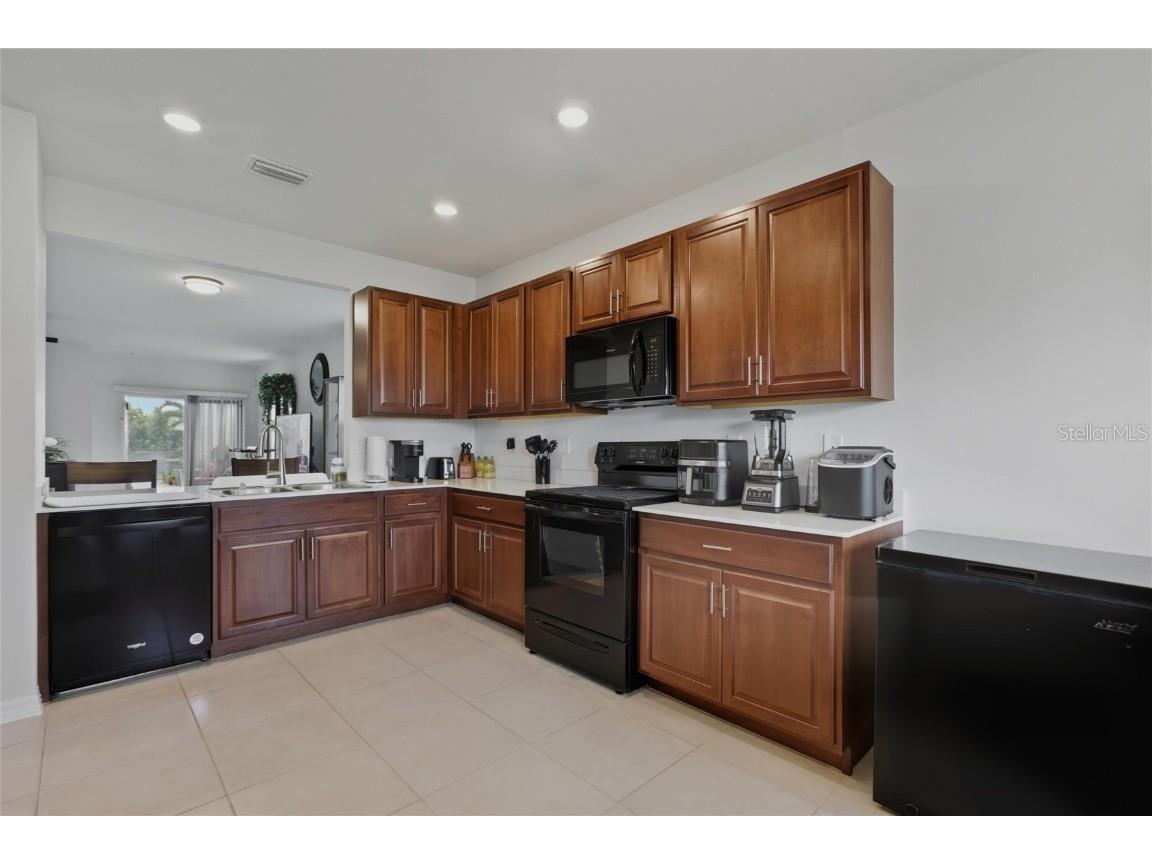 314 SE Van Loon Terrace Cape Coral FL 33990 TB8439153 image7