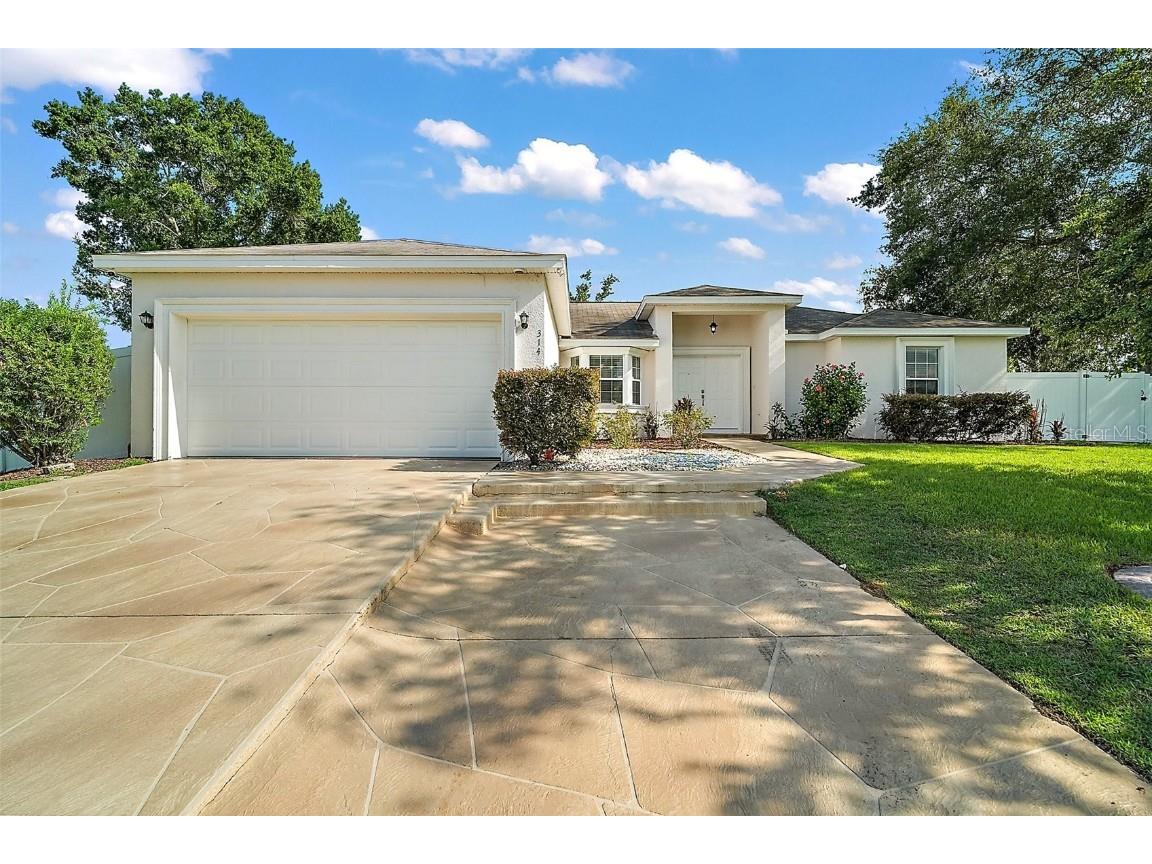 314 Stone Castle Loop Lady Lake FL 32159 G5098701 image2
