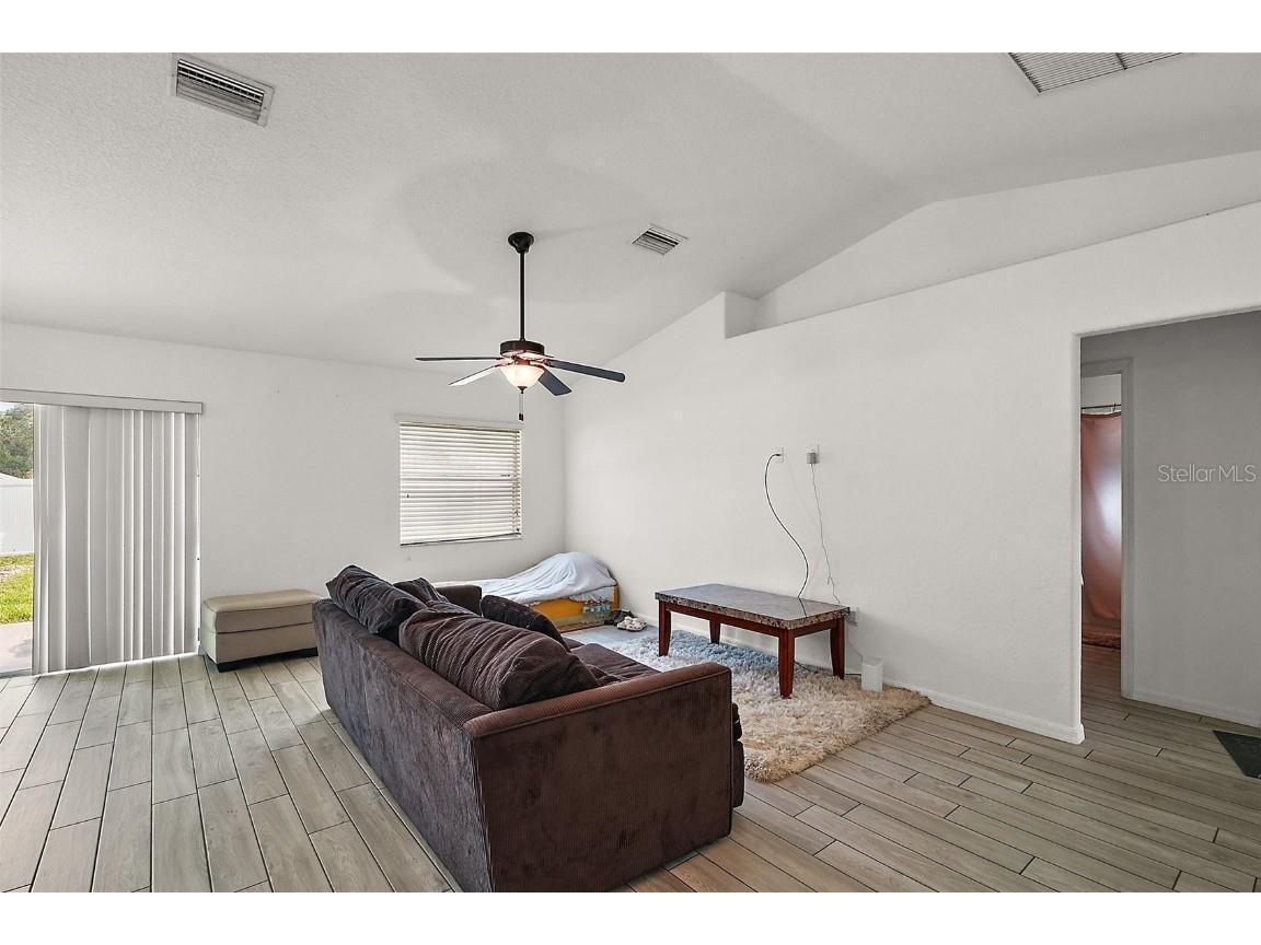 314 Stone Castle Loop Lady Lake FL 32159 G5098701 image5