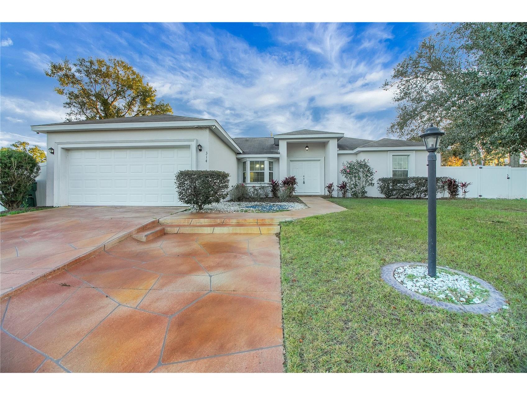 314 Stone Castle Loop Lady Lake FL 32159 G5106587 image1