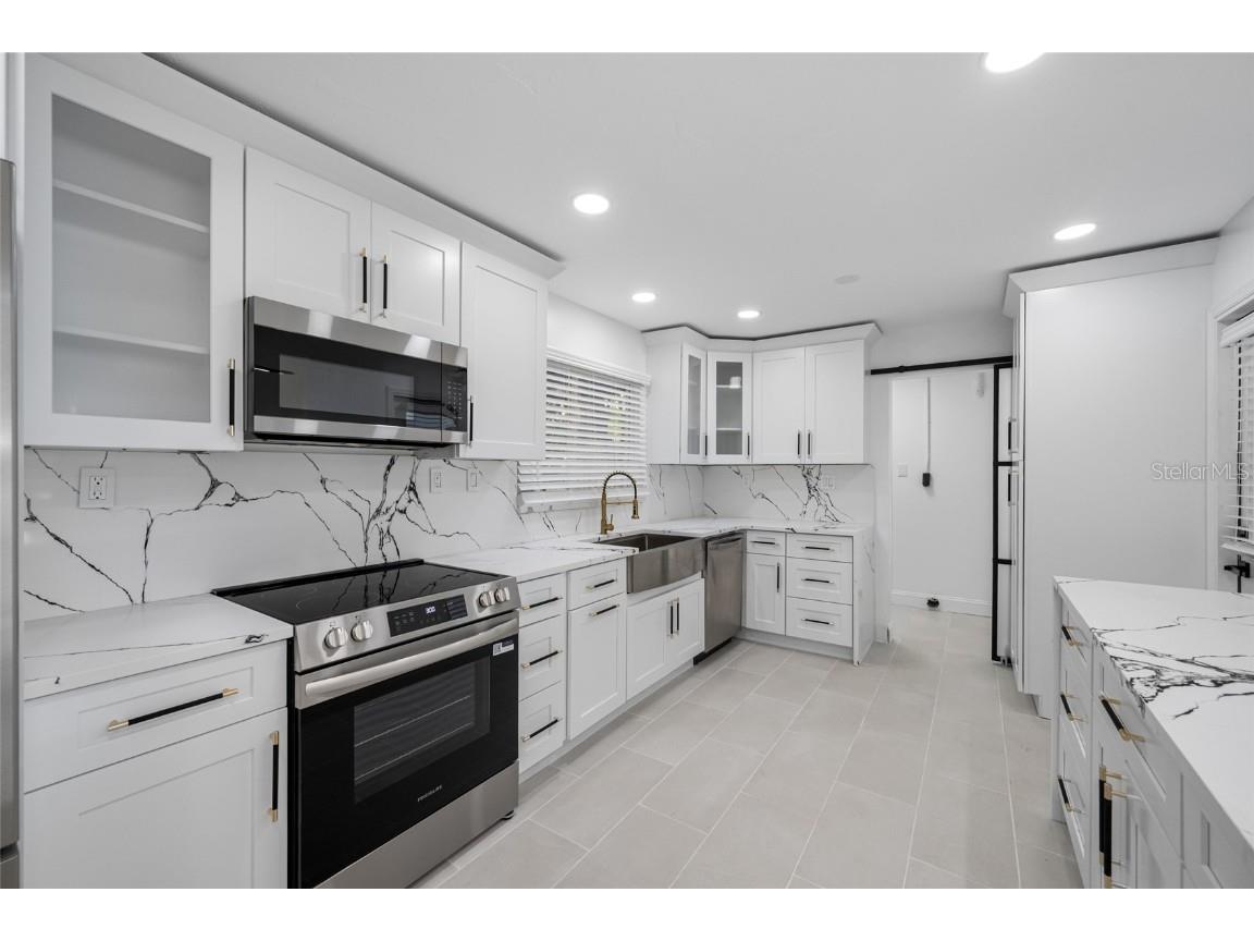 3141 Alta Vista Street Sarasota FL 34237 TB8438196 image14