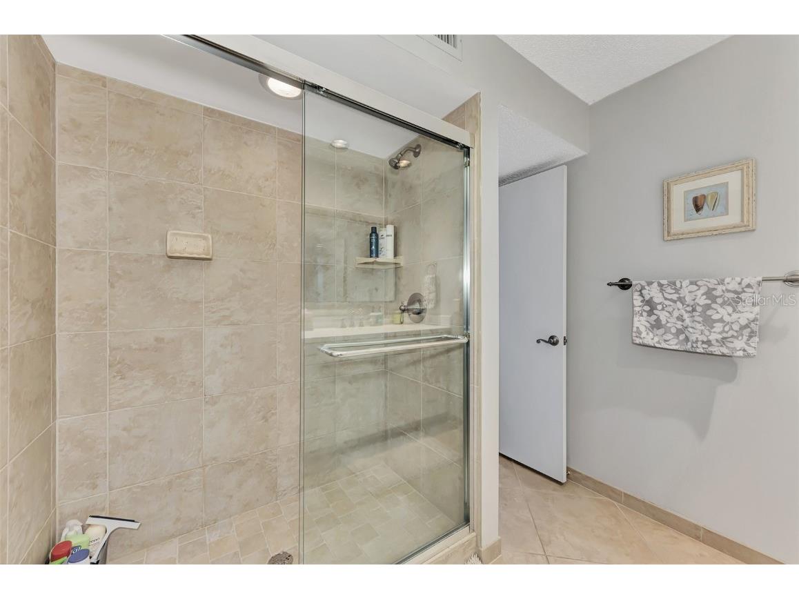 3141 Heatherwood Lane Sarasota FL 34235 A4669118 image37