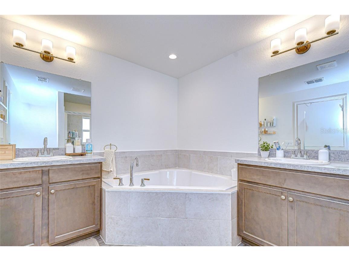 3142 Beckett Way Lakeland FL 33810 TB8450894 image45