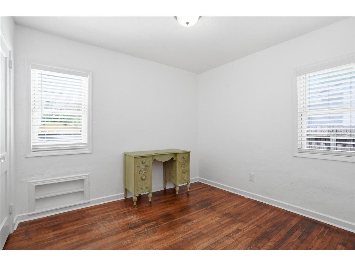 3145 8th Avenue N Saint Petersburg FL 33713 TB8505632 image13