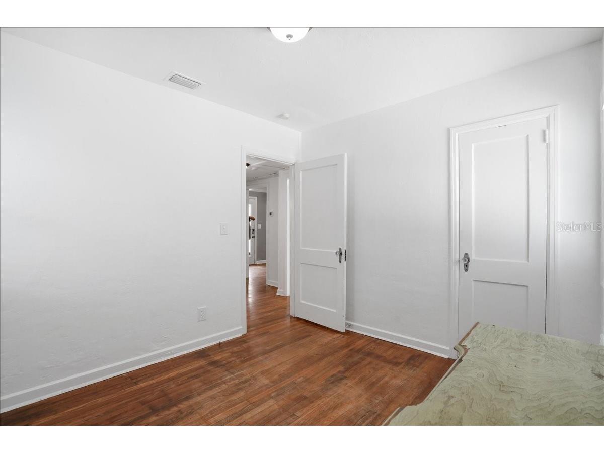 3145 8th Avenue N Saint Petersburg FL 33713 TB8505632 image14