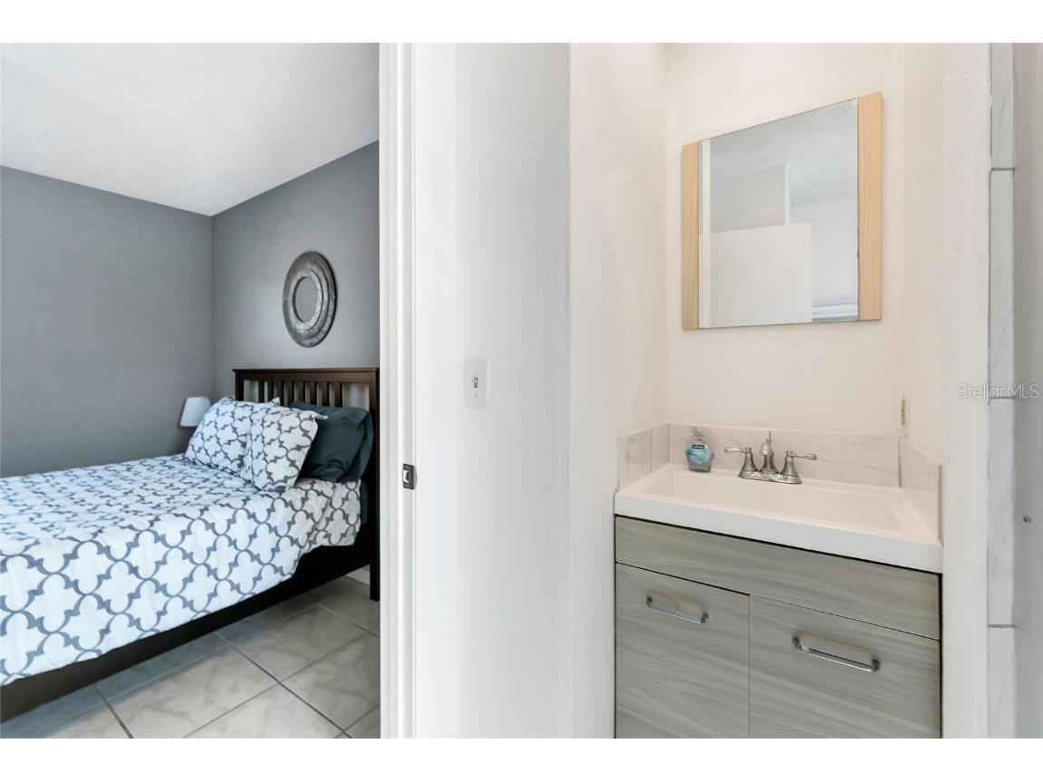 3145 Bougainvillea Street Sarasota FL 34239 A4671536 image51