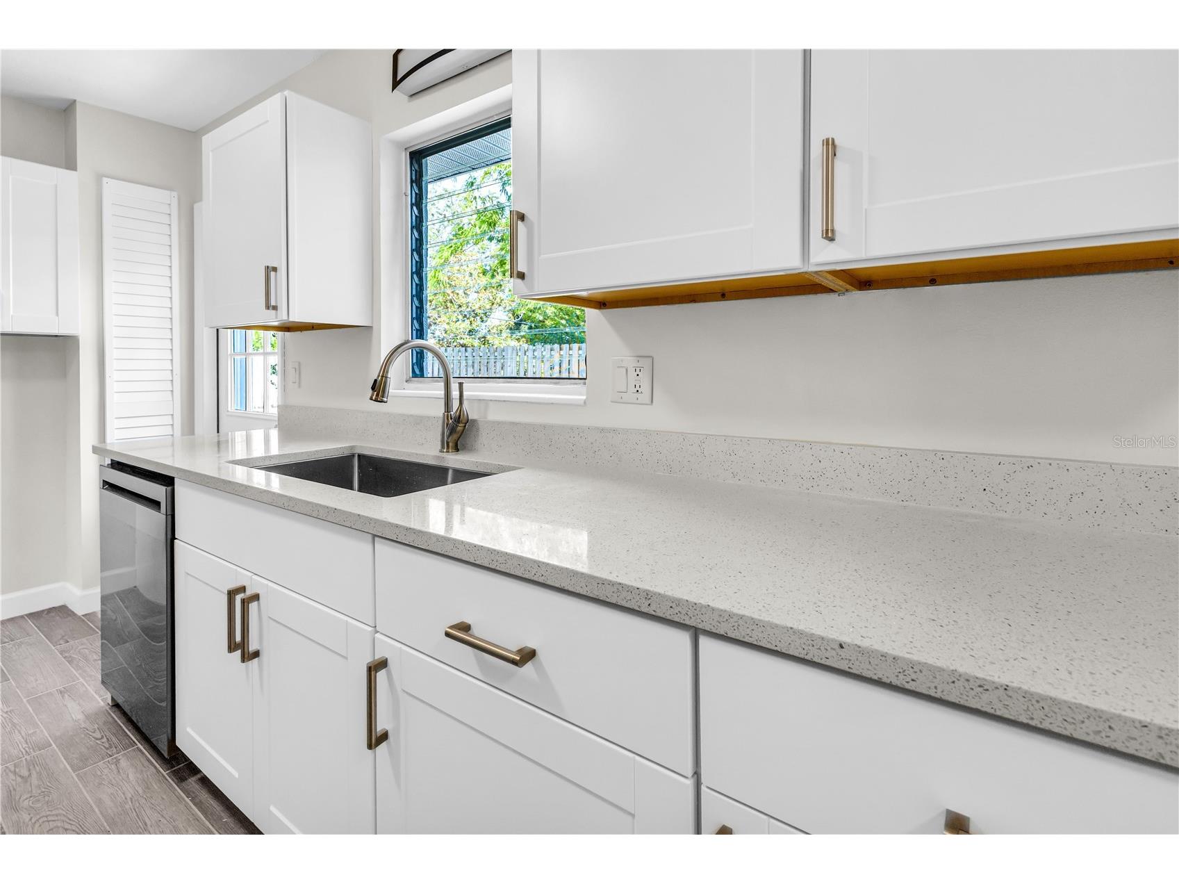 3146 Osage Terrace Sarasota FL 34231 A4697446 image8