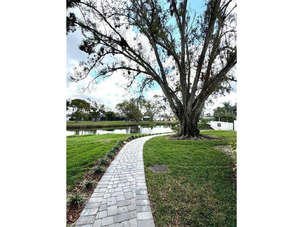 3148 Ringwood Meadow #53 Sarasota FL 34235 A4679420 image42