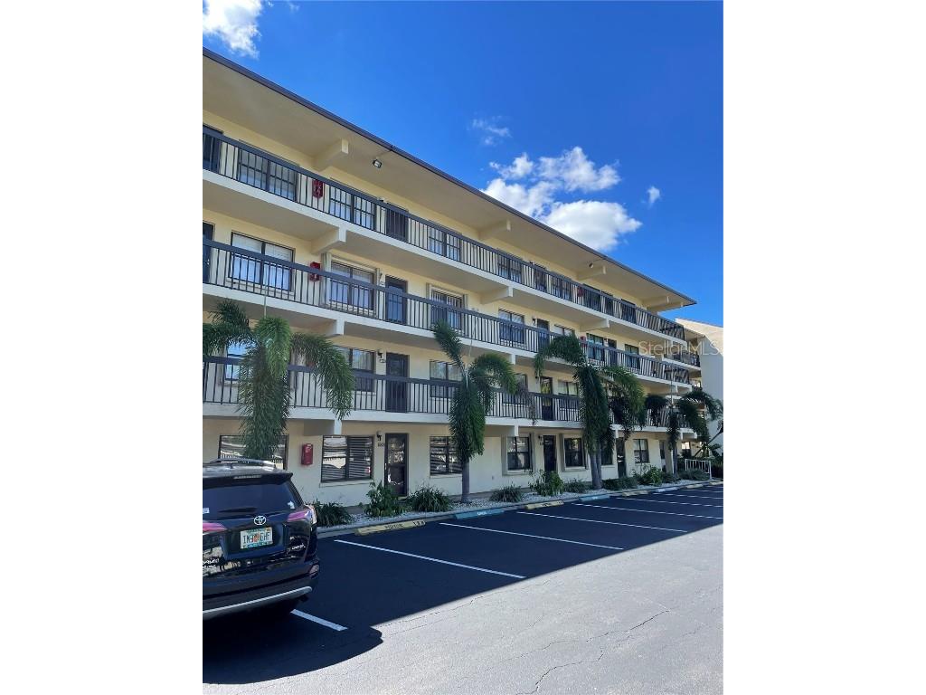 315 30th Avenue W #B306 Bradenton FL 34205 A4549161 image1