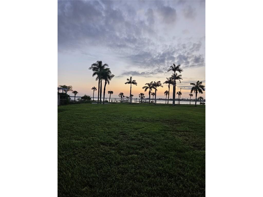 315 Crescent Court E Bradenton FL 34208 A4671942 image1