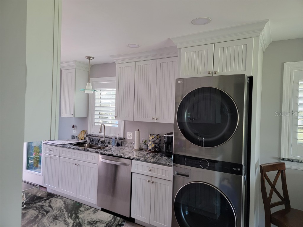 315 Crescent Court E Bradenton FL 34208 A4671942 image3