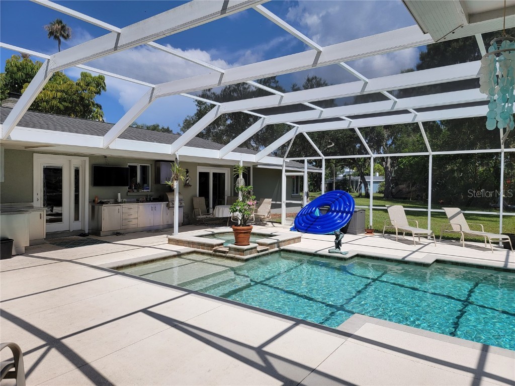 315 Crescent Court E Bradenton FL 34208 A4671942 image6