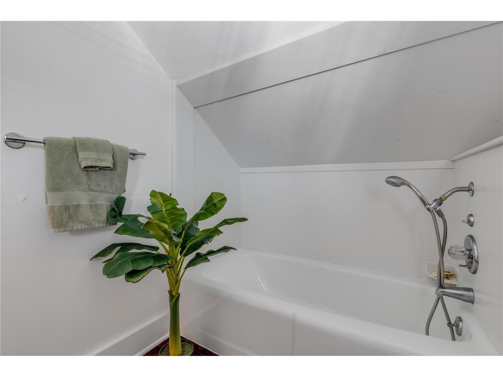 315 Due East Street New Smyrna Beach FL 32169 NS1088594 image50