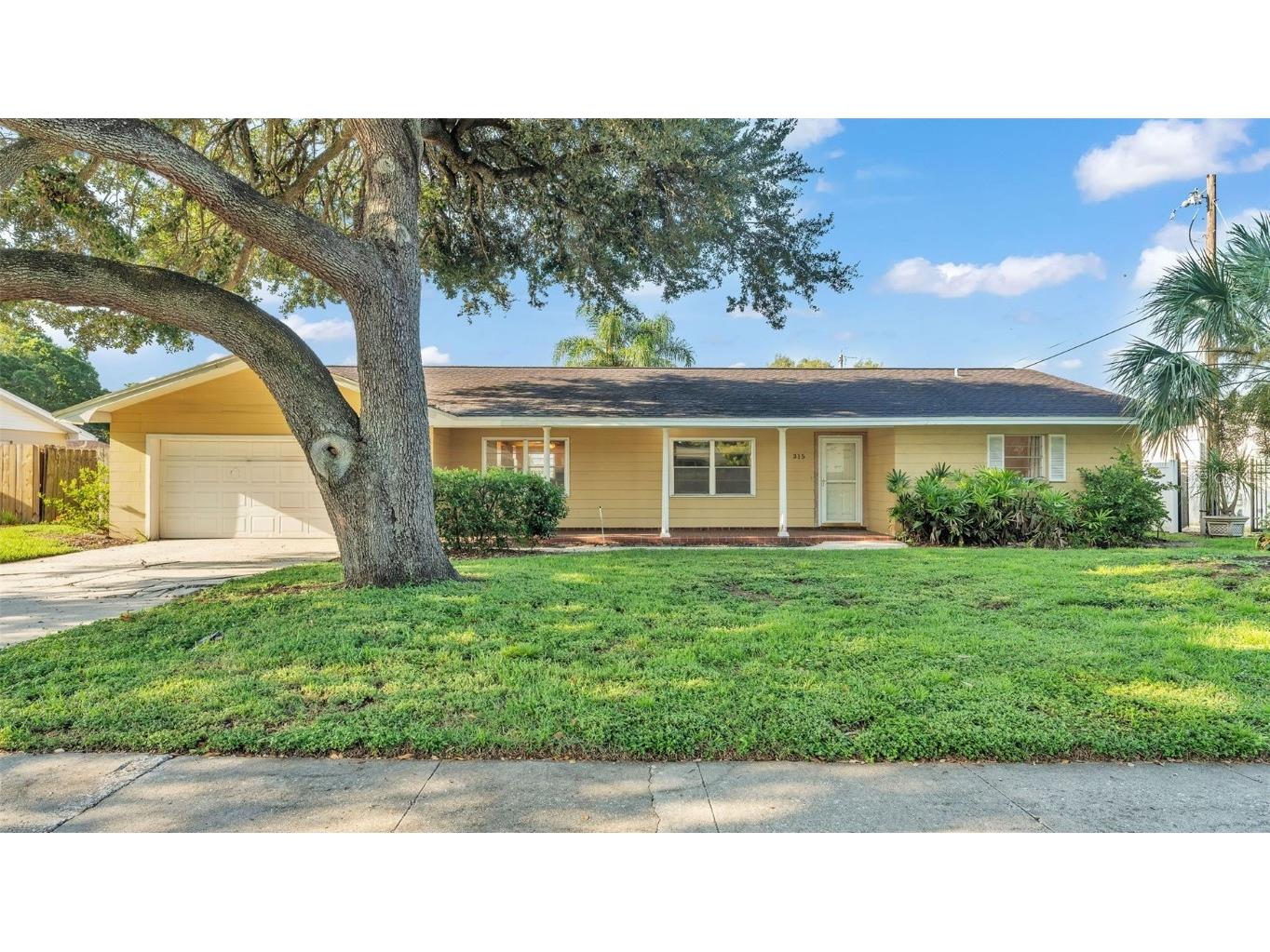 315 Hawick Lane Lakeland FL 33813 L4954633 image1