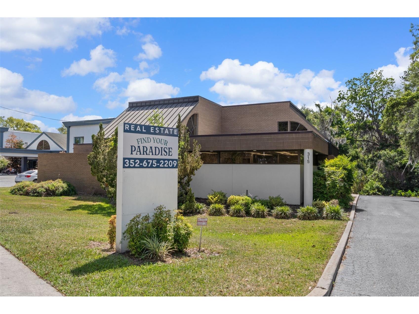 315 Howell Avenue Brooksville FL 34601 W7886578 image1