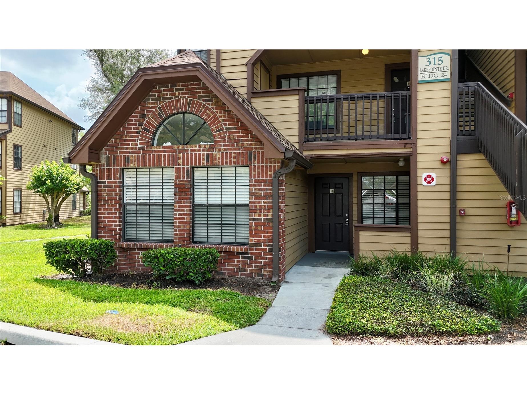 315 Lakepointe Drive #101 Altamonte Springs FL 32701 O6384664 image1