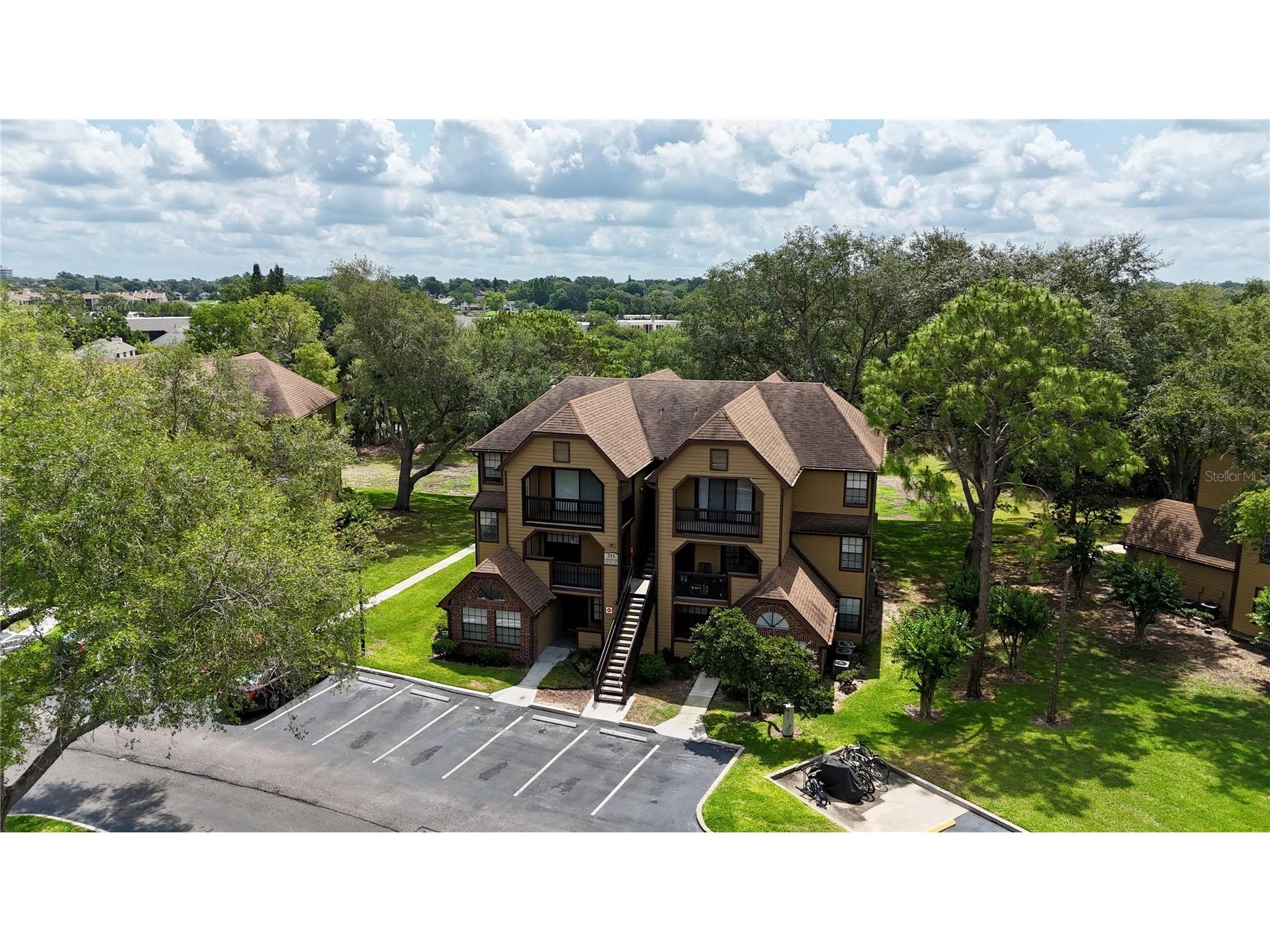 315 Lakepointe Drive #101 Altamonte Springs FL 32701 O6384664 image2
