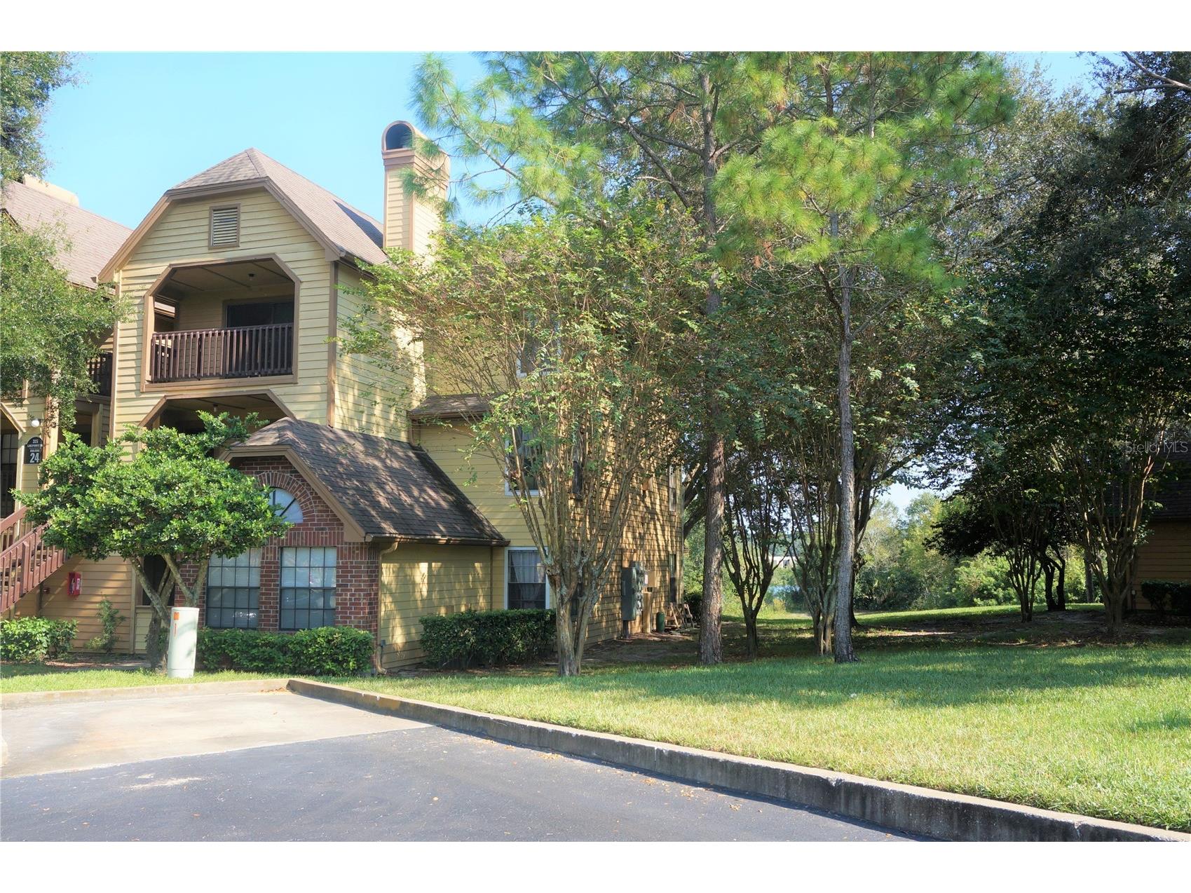 315 Lakepointe Drive #102 Altamonte Springs FL 32701 O6372433 image1