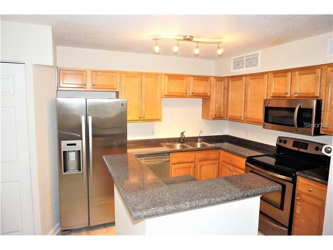 315 Lakepointe Drive #102 Altamonte Springs FL 32701 O6372433 image5