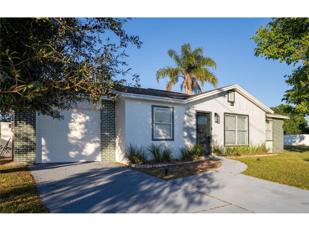 315 Lauderdale Court Kissimmee FL 34759 P4932966 image2