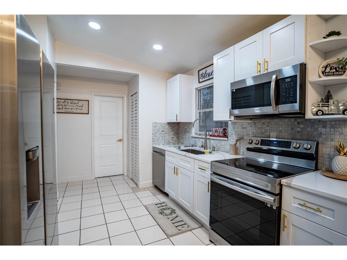 315 Lauderdale Court Kissimmee FL 34759 P4932966 image5