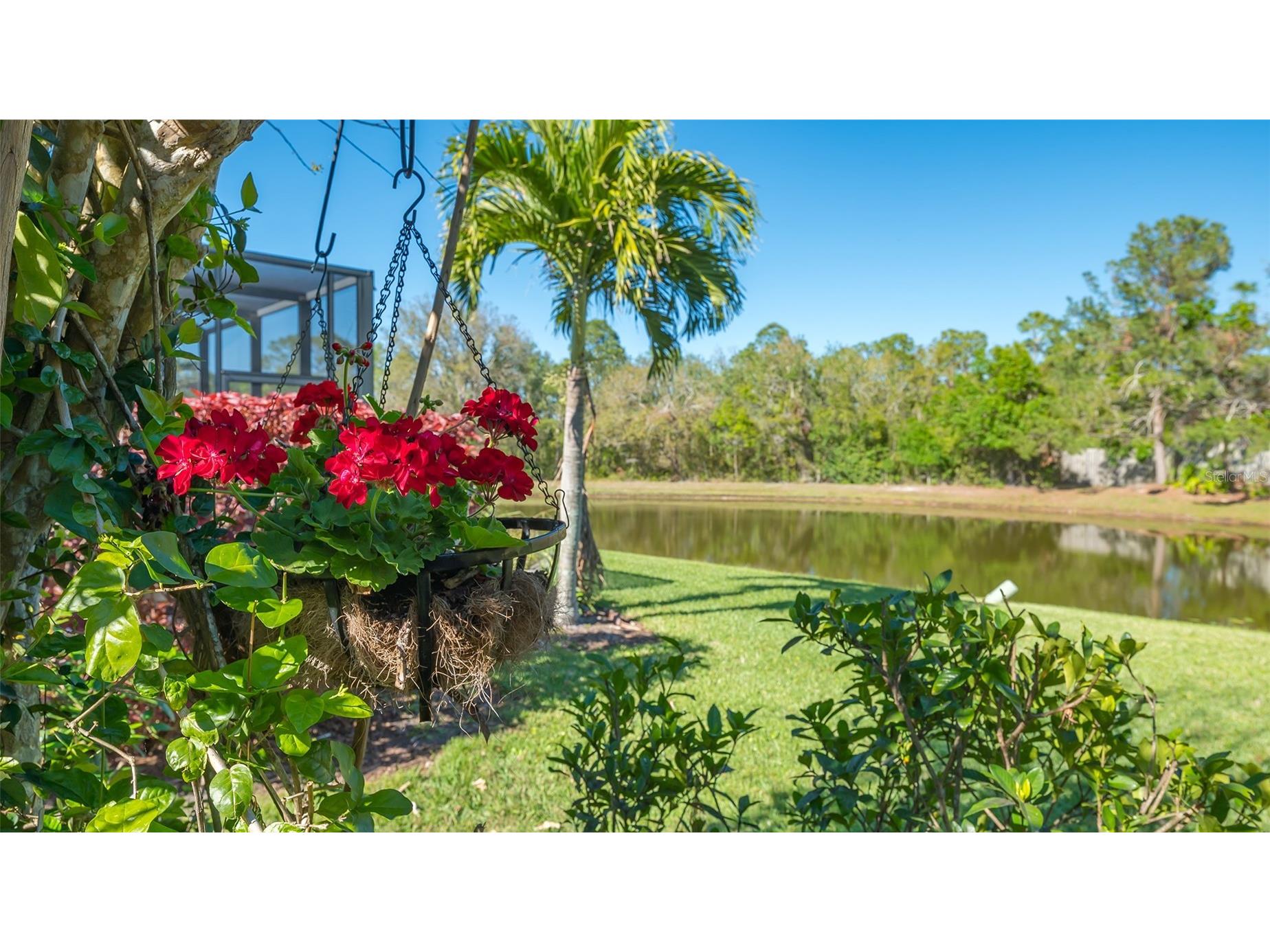 315 Londonderry Drive Sarasota FL 34240 A4694891 image1
