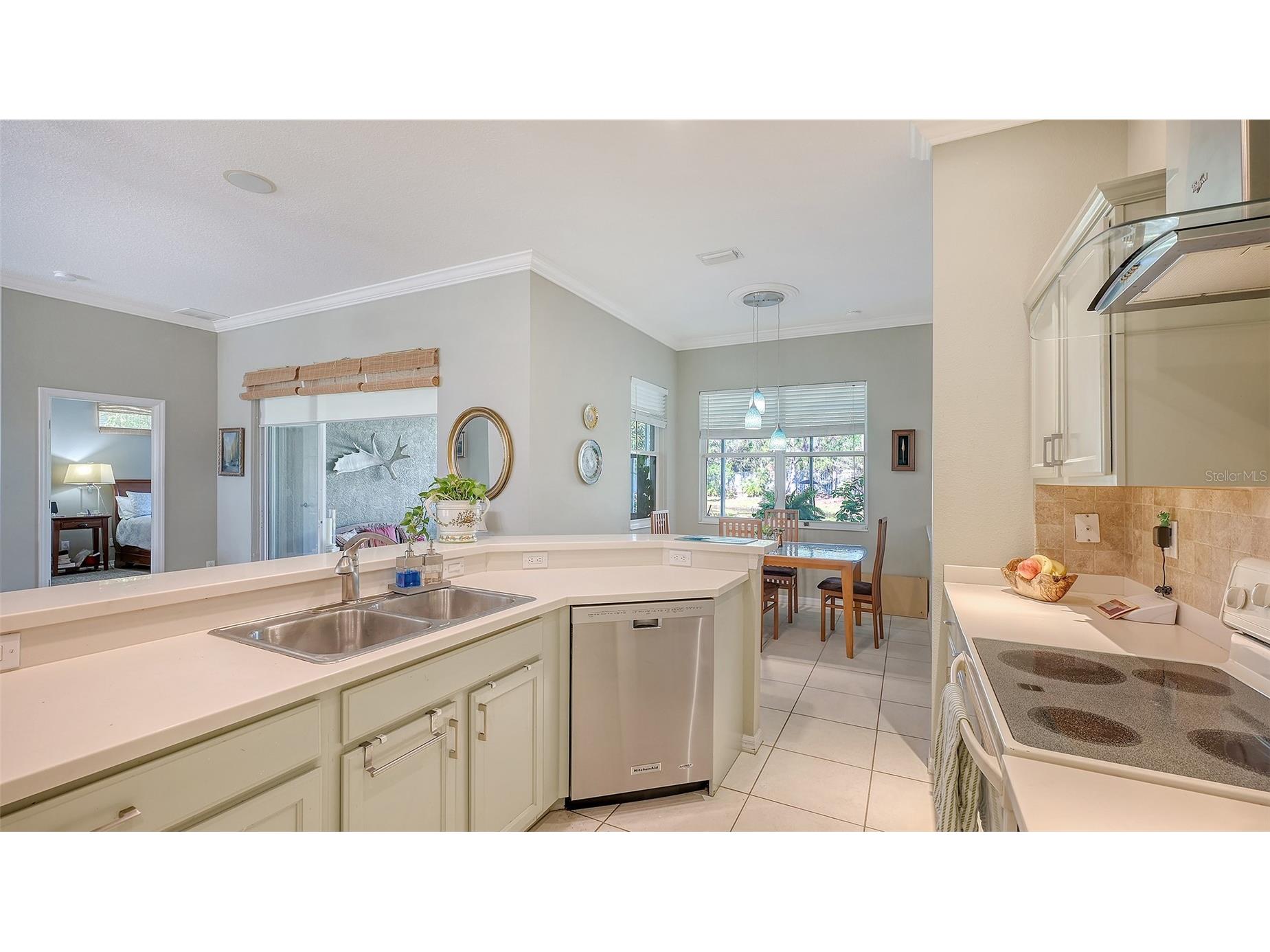 315 Londonderry Drive Sarasota FL 34240 A4694891 image13