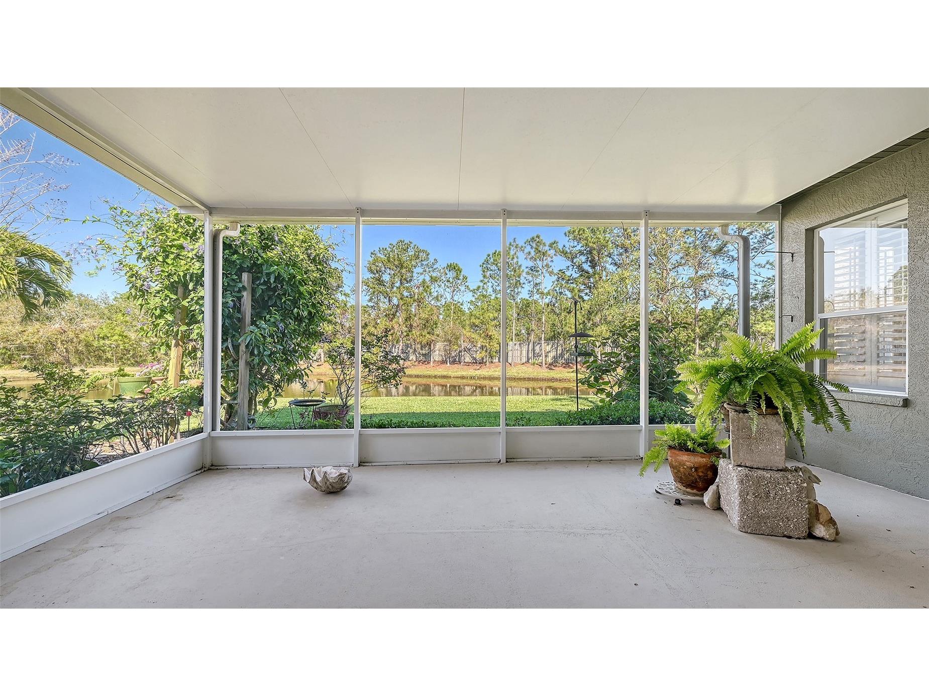 315 Londonderry Drive Sarasota FL 34240 A4694891 image24