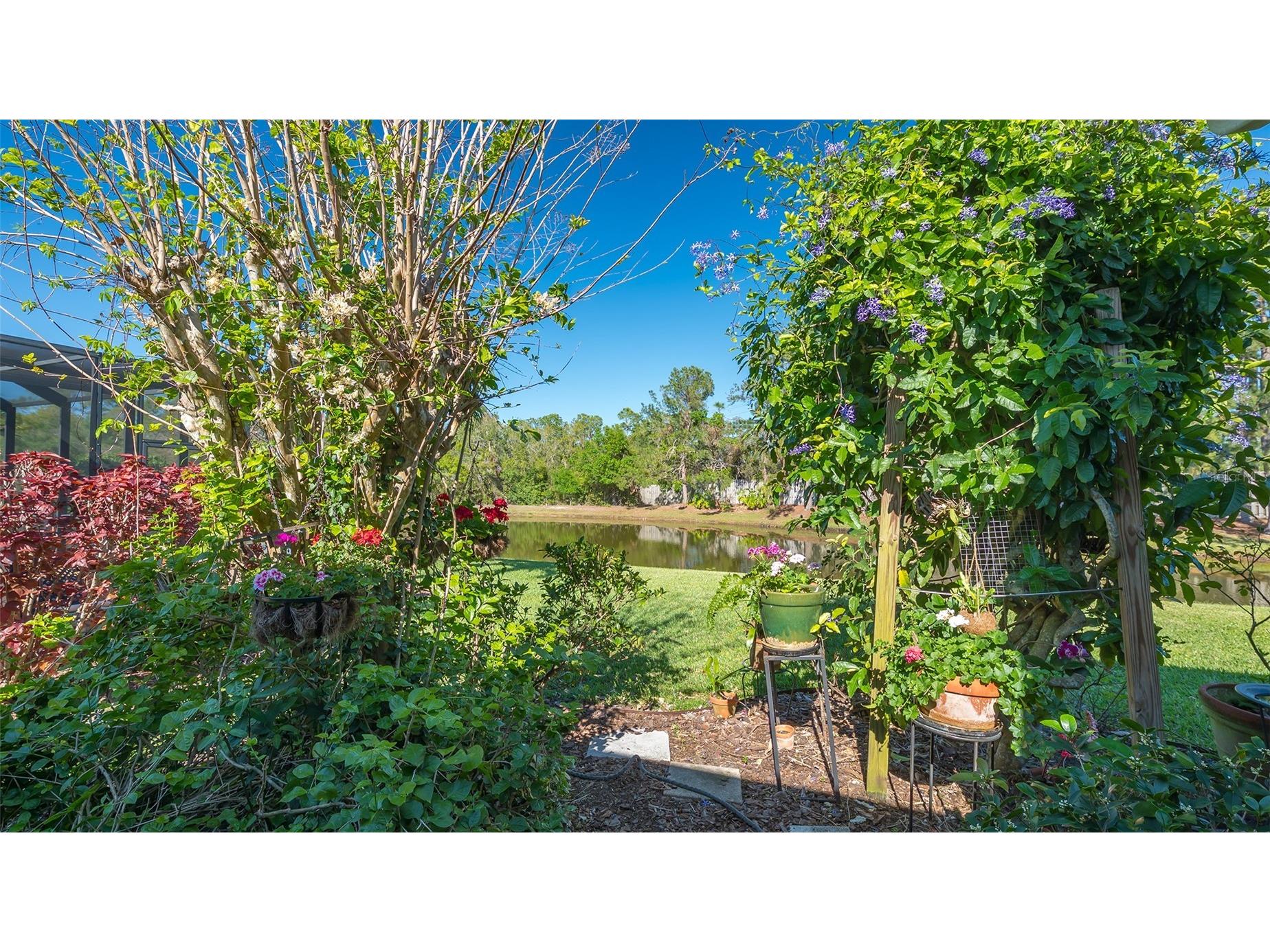 315 Londonderry Drive Sarasota FL 34240 A4694891 image38