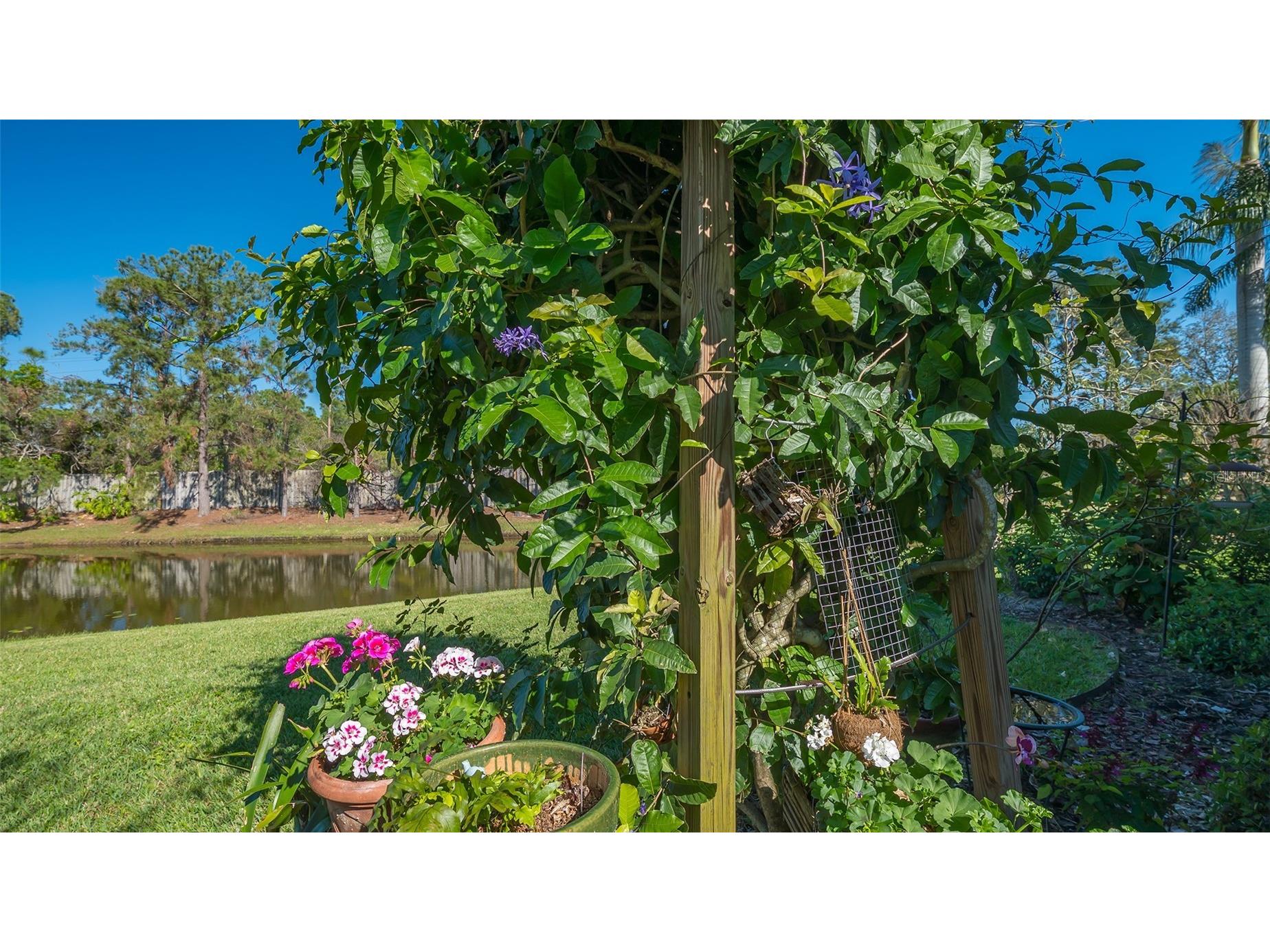 315 Londonderry Drive Sarasota FL 34240 A4694891 image39