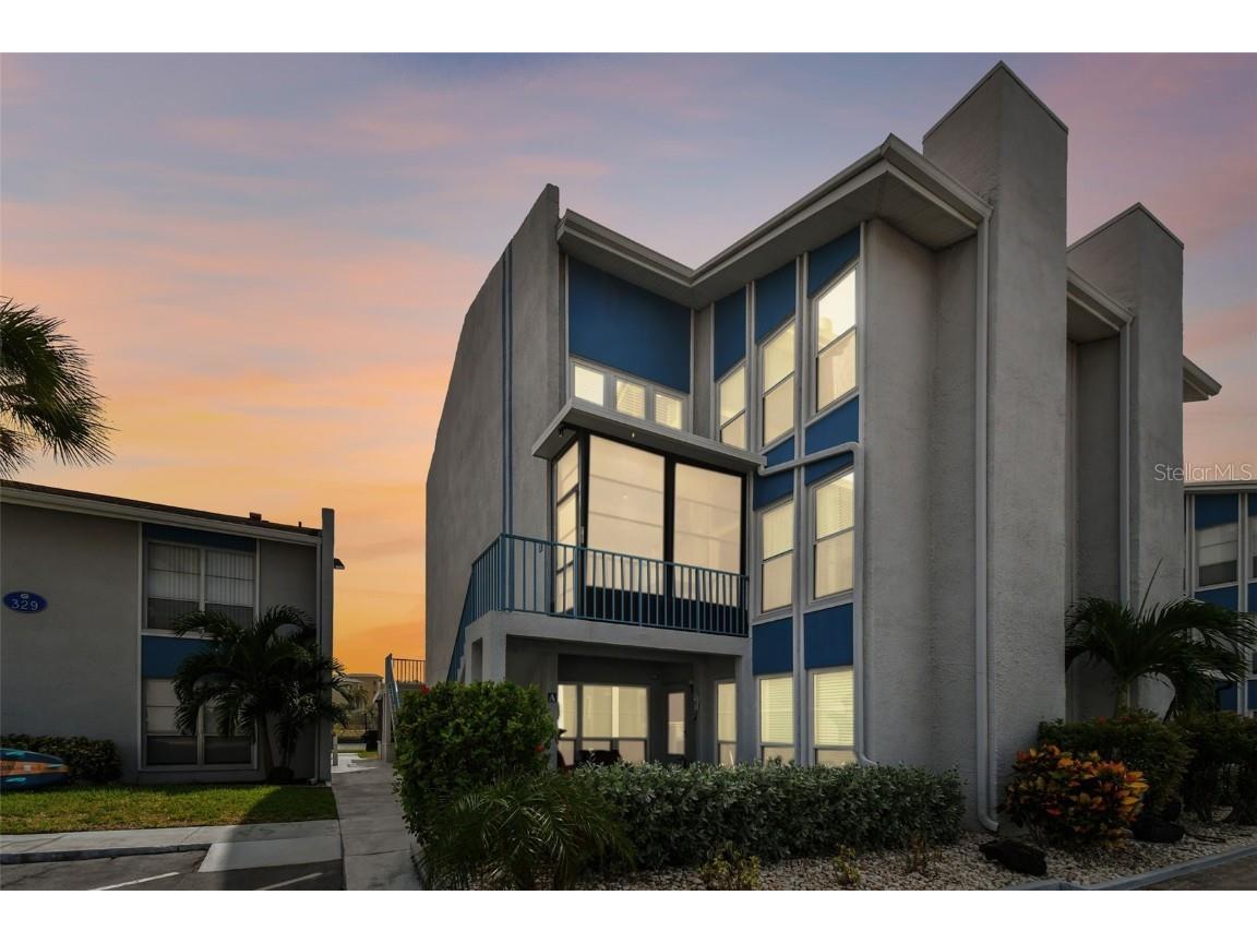 315 Medallion Boulevard #E Madeira Beach FL 33708 TB8445157 image1