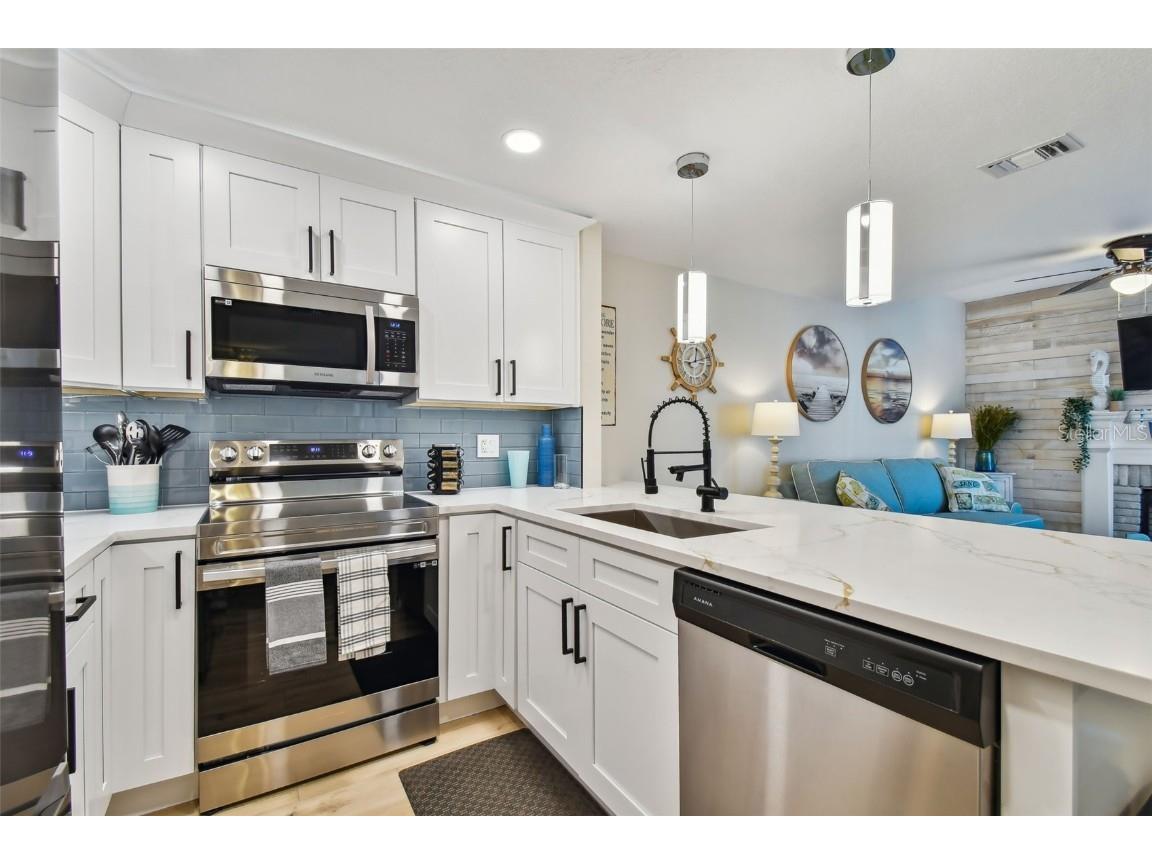 315 Medallion Boulevard #E Madeira Beach FL 33708 TB8445157 image15