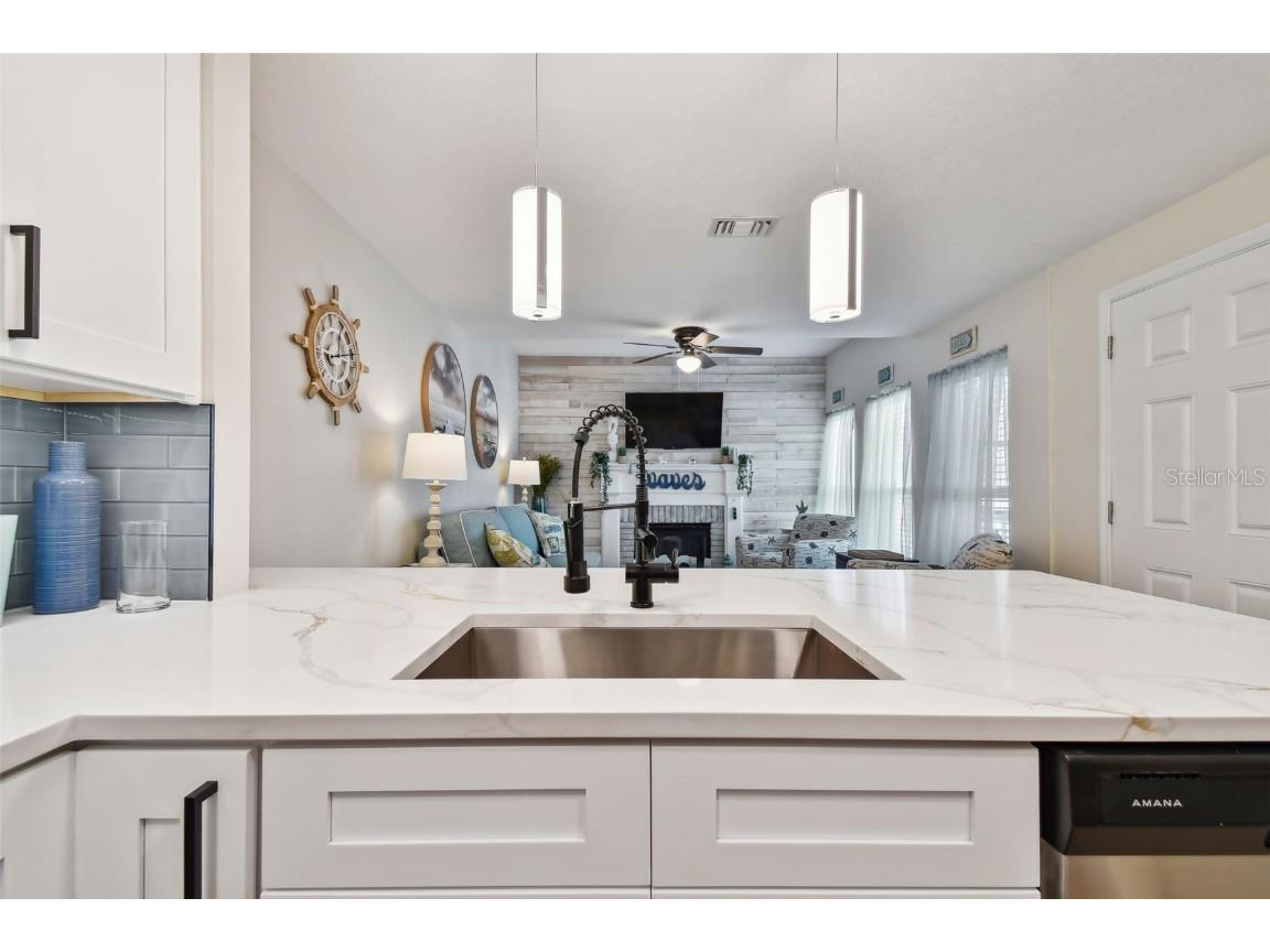 315 Medallion Boulevard #E Madeira Beach FL 33708 TB8445157 image16