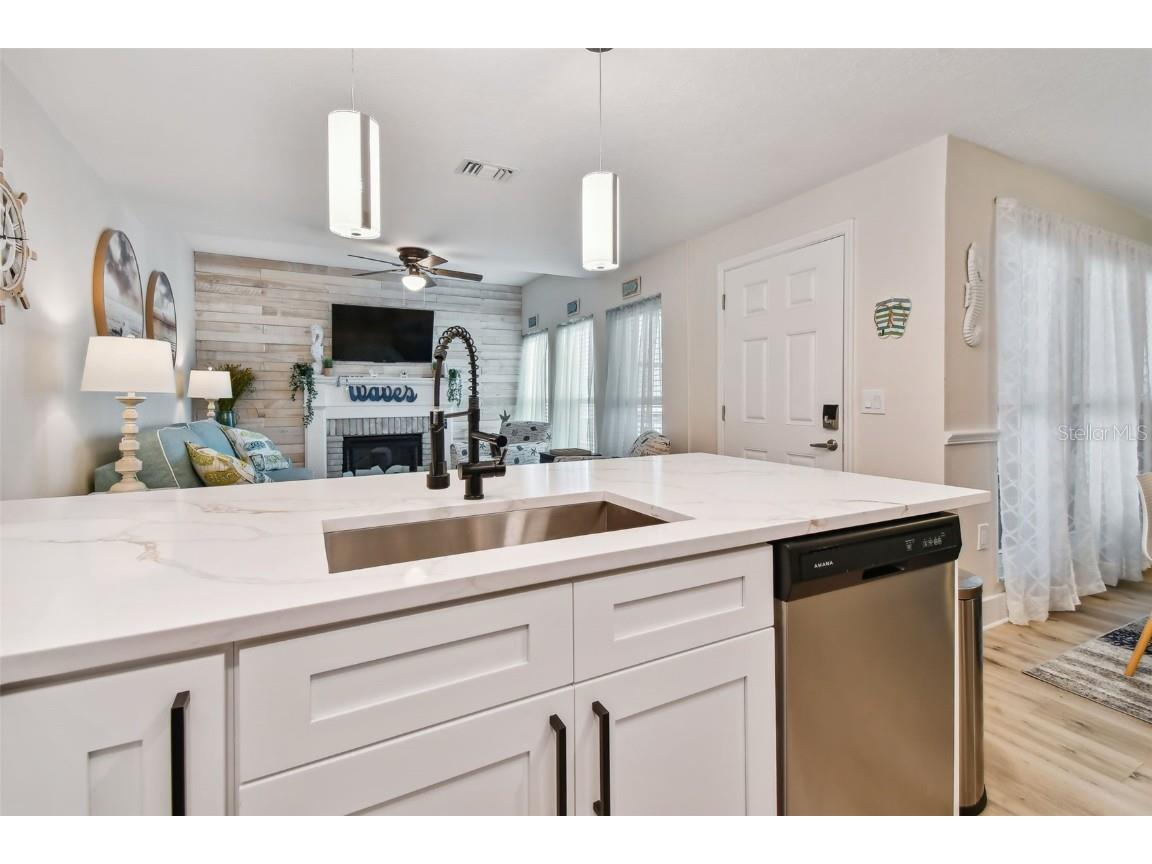 315 Medallion Boulevard #E Madeira Beach FL 33708 TB8445157 image18