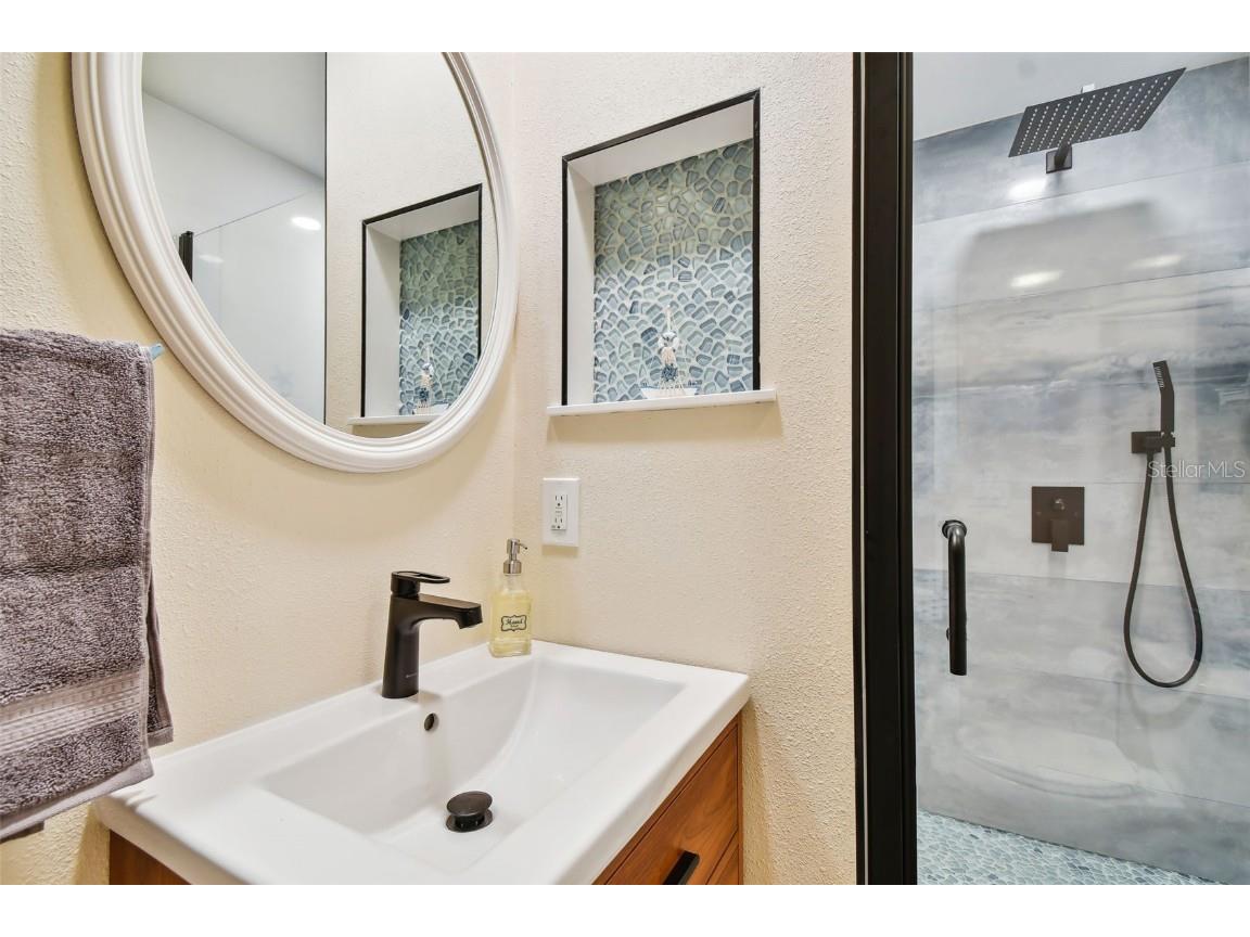 315 Medallion Boulevard #E Madeira Beach FL 33708 TB8445157 image27