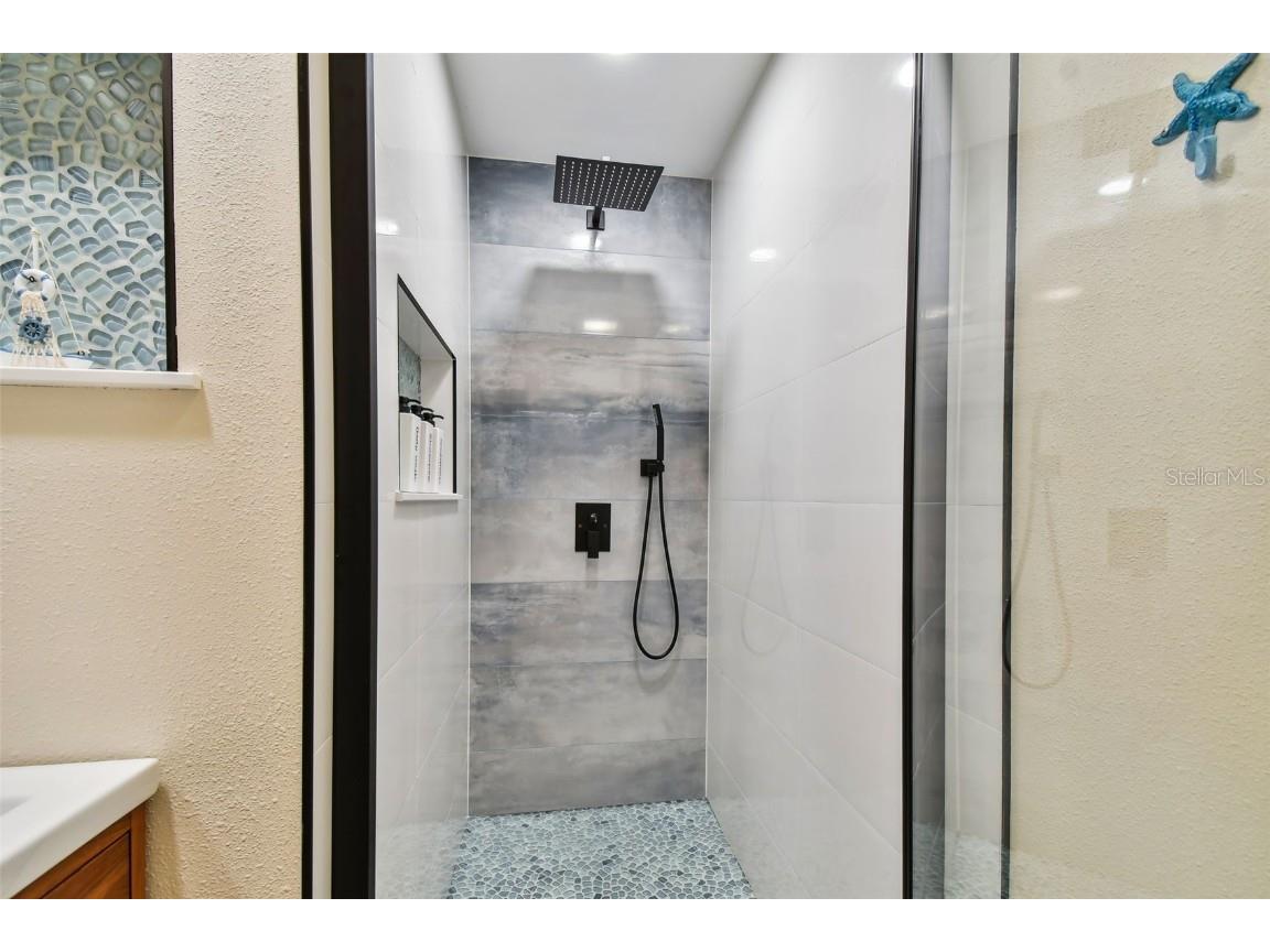 315 Medallion Boulevard #E Madeira Beach FL 33708 TB8445157 image28