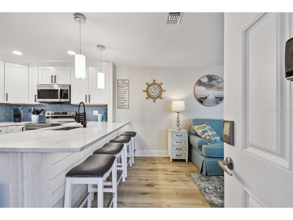 315 Medallion Boulevard #E Madeira Beach FL 33708 TB8445157 image4