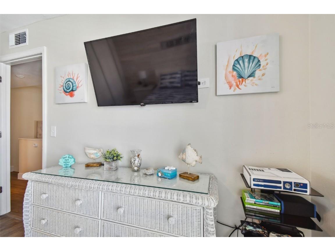 315 Medallion Boulevard #E Madeira Beach FL 33708 TB8445157 image40