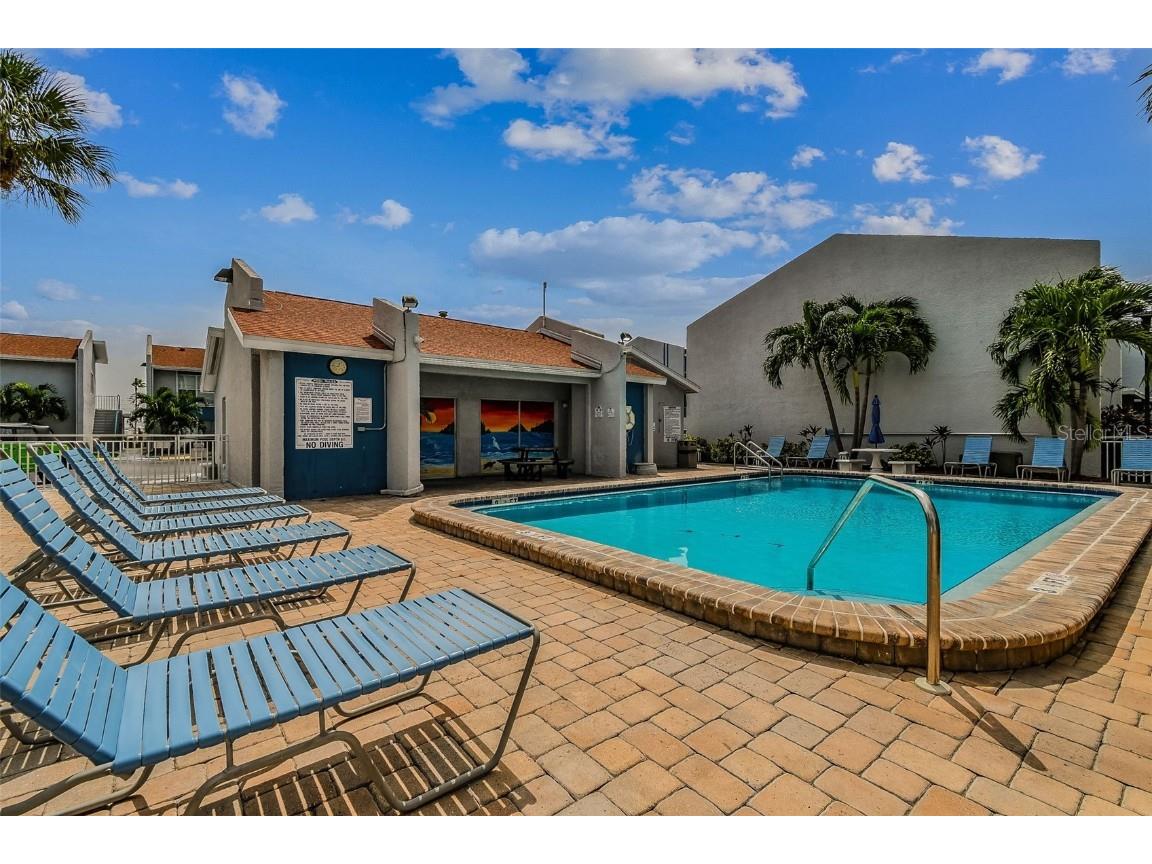 315 Medallion Boulevard #E Madeira Beach FL 33708 TB8445157 image59