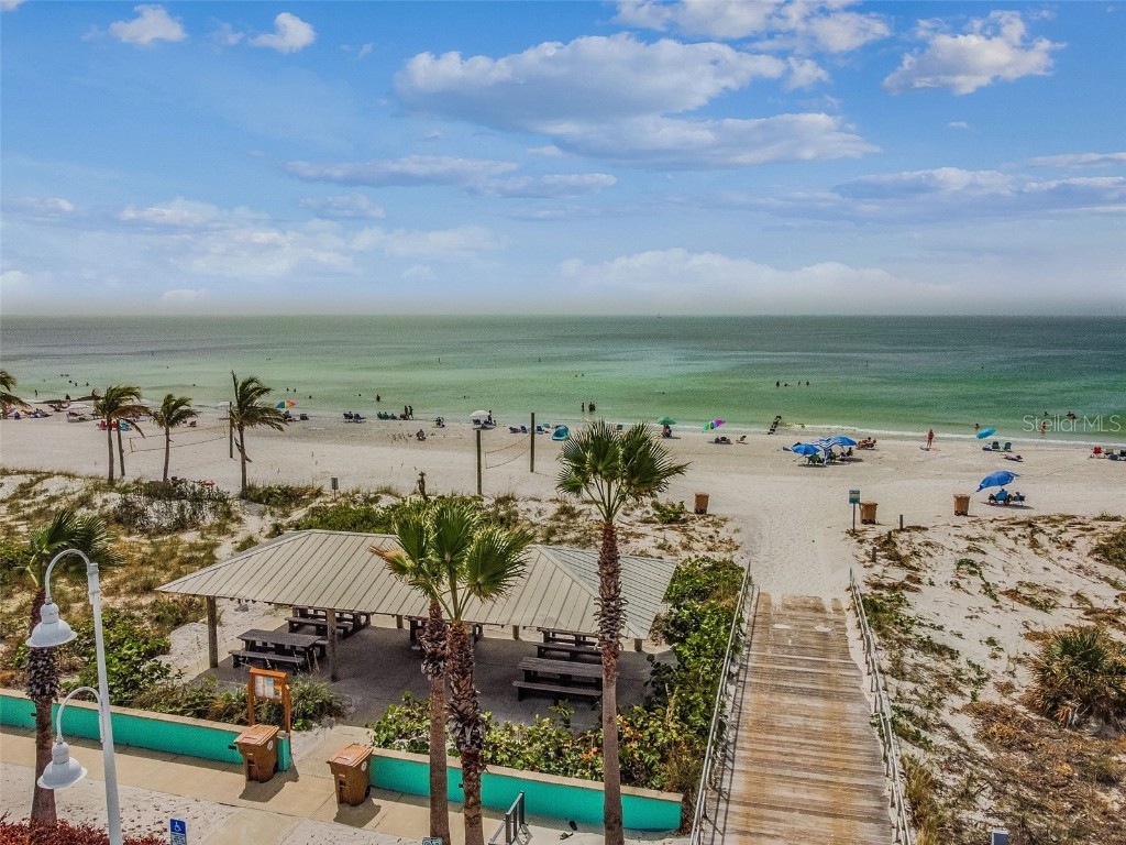 315 Medallion Boulevard #E Madeira Beach FL 33708 TB8445157 image74