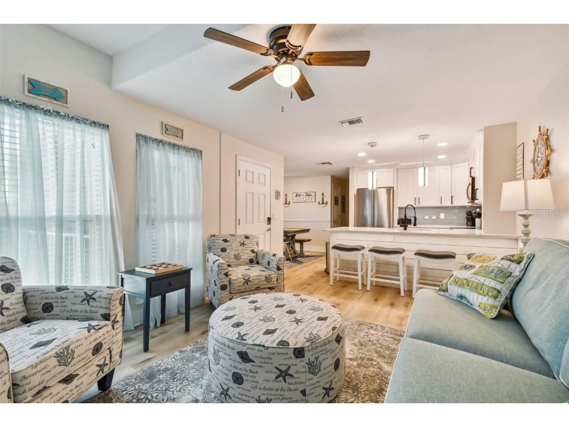 315 Medallion Boulevard #E Madeira Beach FL 33708 TB8445157 image8